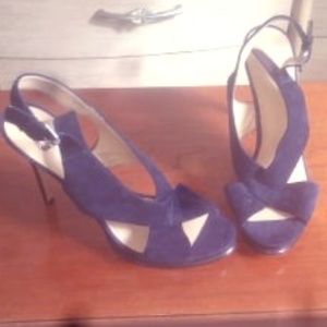 𝐵𝓁𝓊𝑒 𝒱𝑒𝓁𝓋𝑒𝓉 𝐻𝑒𝑒𝓁𝓈